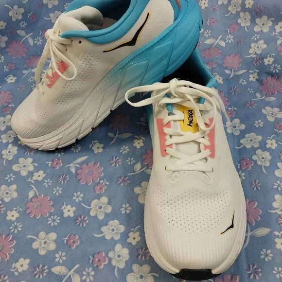 3280 HOKA One One Size 8 D Wide Anari 7. In Blue and White. Excellent Condition. - Picture 1 of 14
